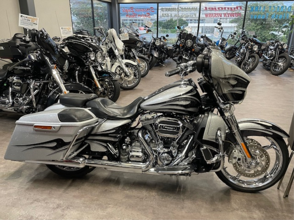 HD STREET GLIDE FLHXSE1800 2014