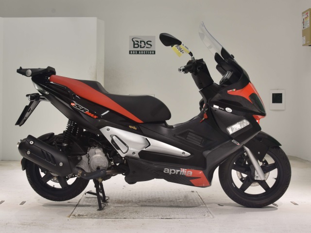 Aprilia SR MAX125