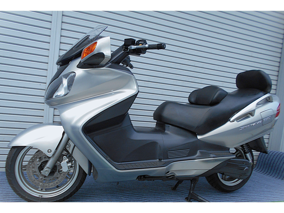 Suzuki SKYWAVE 650 2004