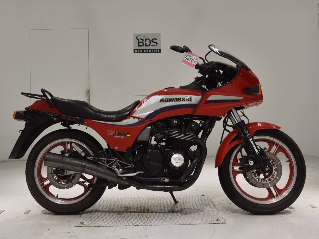 Kawasaki GPZ550 2024