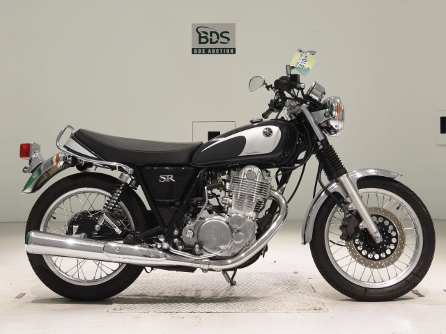 Yamaha SR400 2022