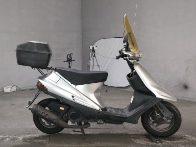 Suzuki ADDRESS V100