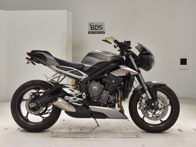 Triumph STREET TRIPLE