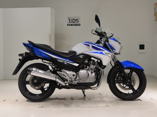Suzuki GSR250