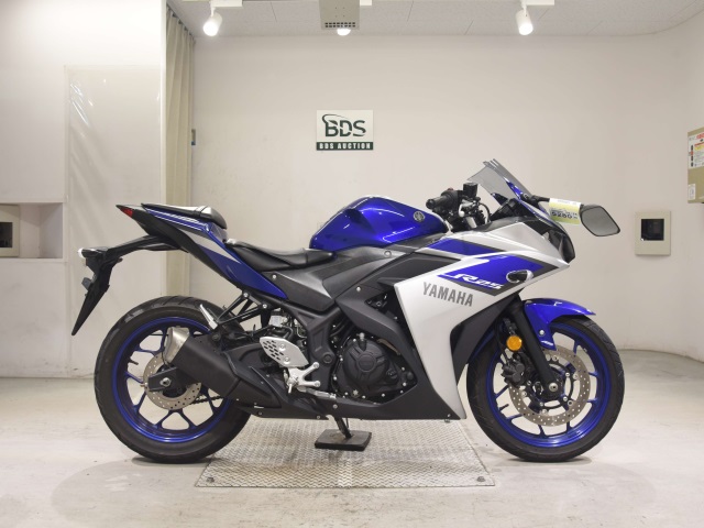 Yamaha YZF-R25A 2015