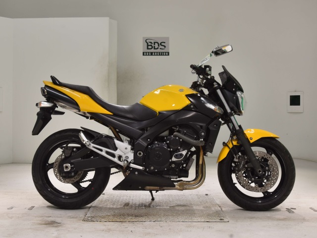 Suzuki GSR400A 2014