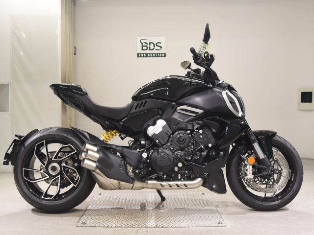 Ducati DIAVEL 2023