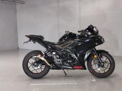 Yamaha YZF-R25 2015