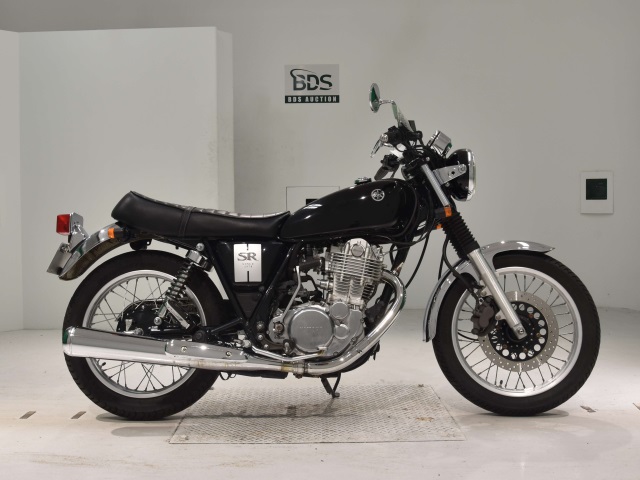 Yamaha SR400 2019
