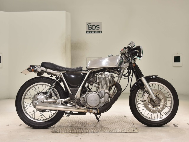 Yamaha SR400 2005