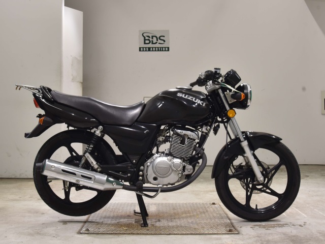 Suzuki EN125 2017