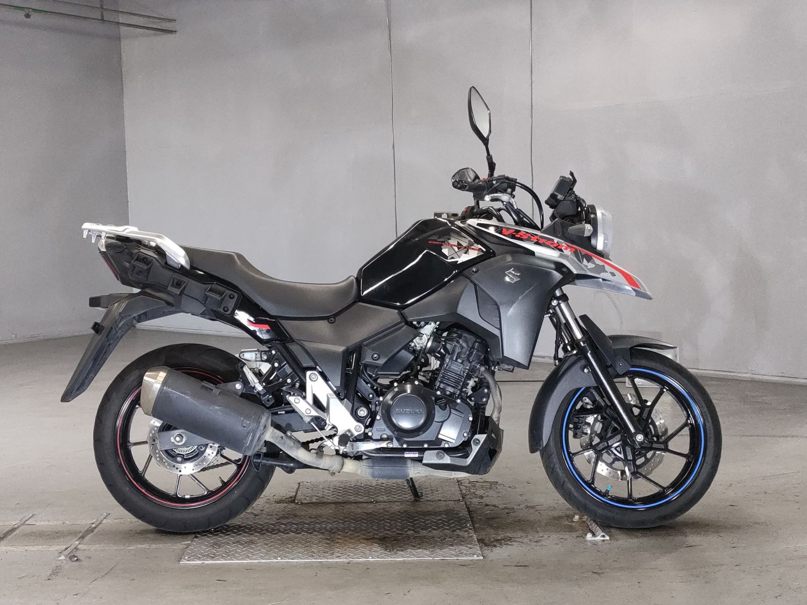 Suzuki V-STROM DL250