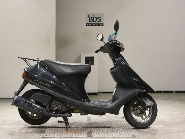 Suzuki ADDRESS V100