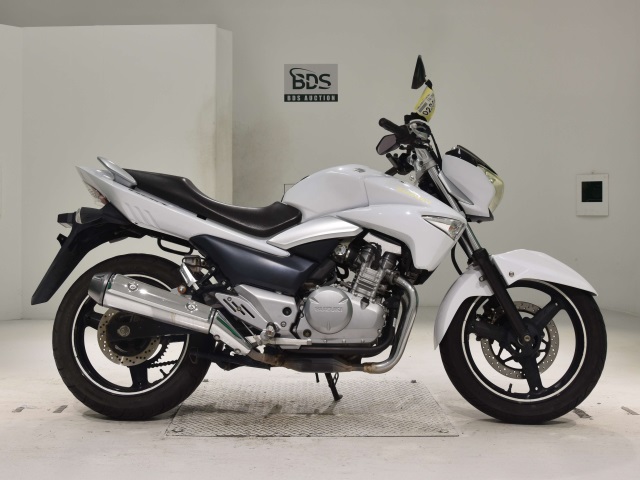 Suzuki GSR250
