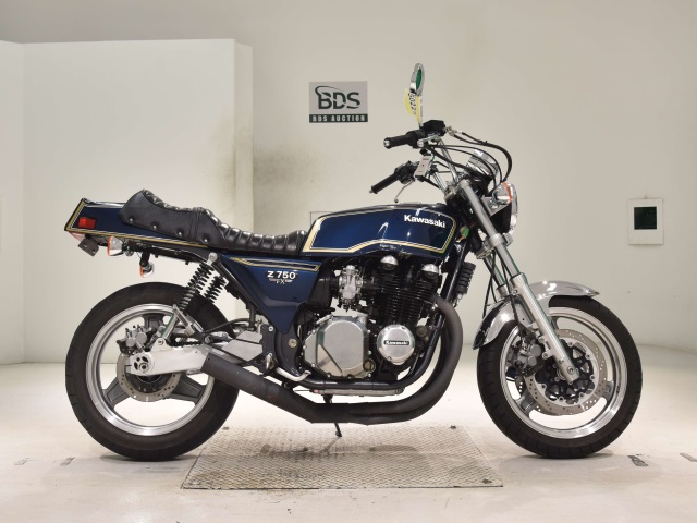 Kawasaki ZEPHYR750 2021