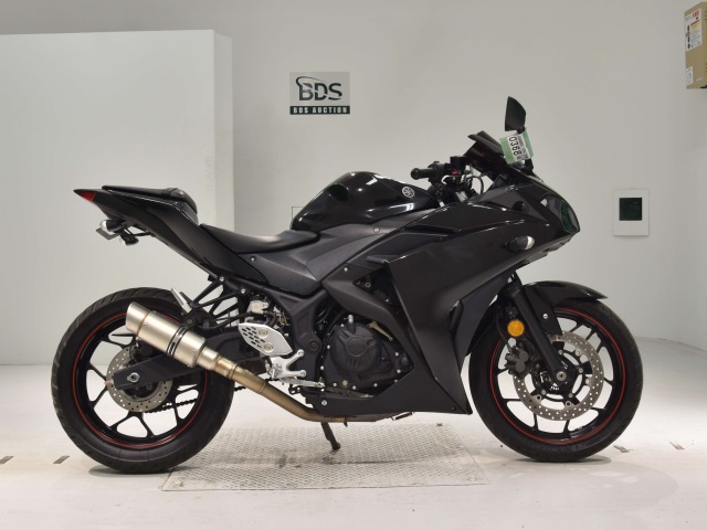 Yamaha YZF-R25A 2016