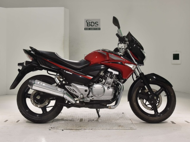 Suzuki GSR250