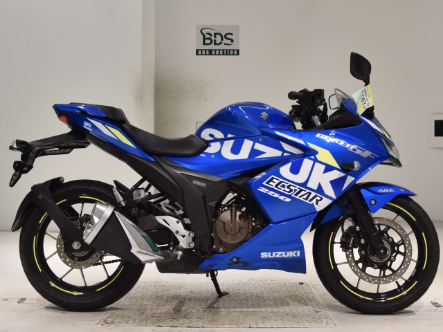 Suzuki GIXXER250SF