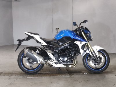 Suzuki GSR750 2013