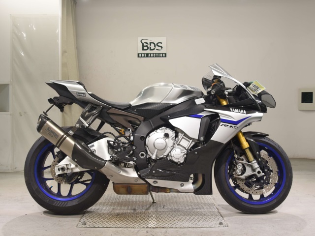 Yamaha YZF-R1M 2015