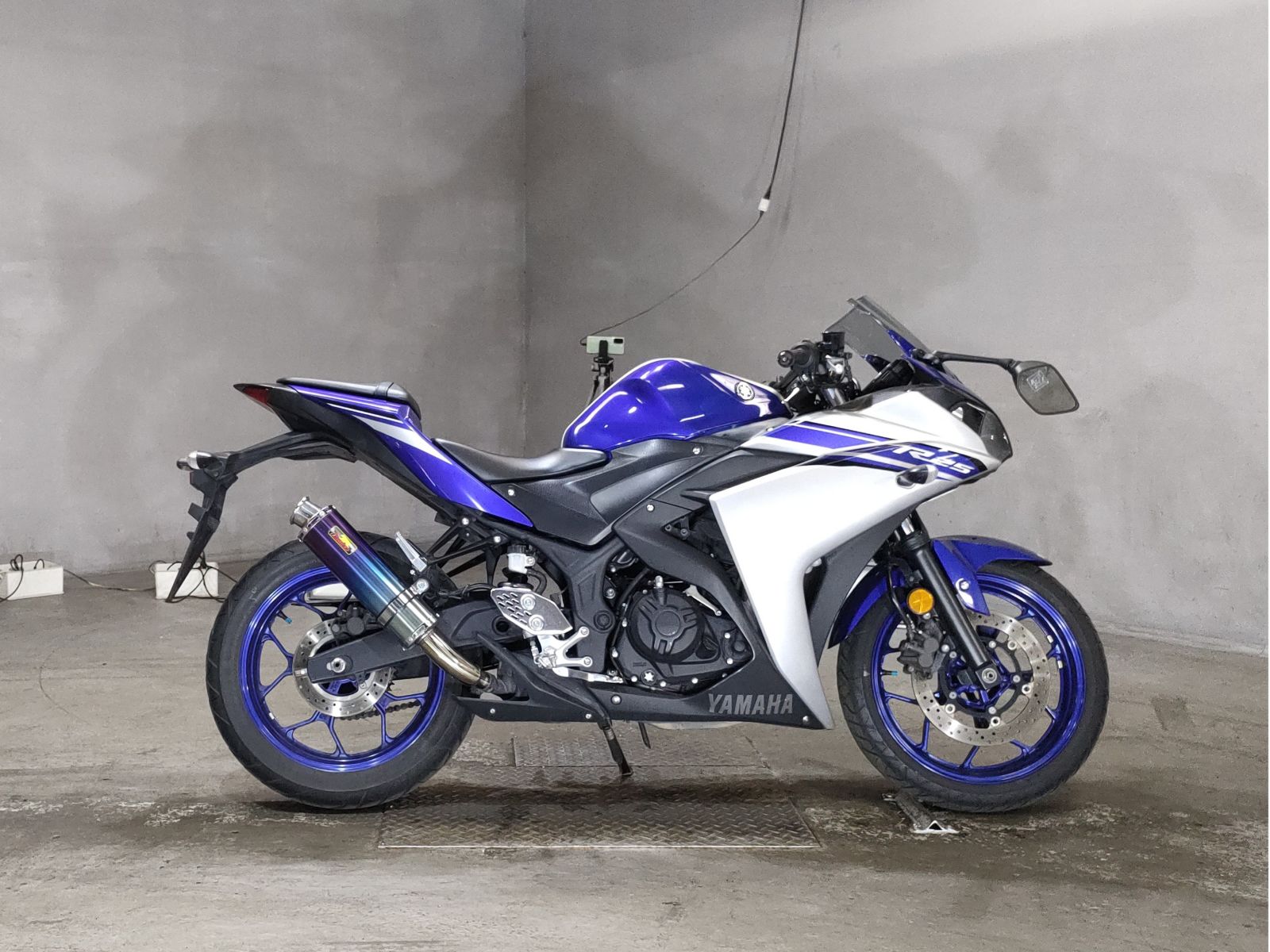 Yamaha YZF-R25 2016