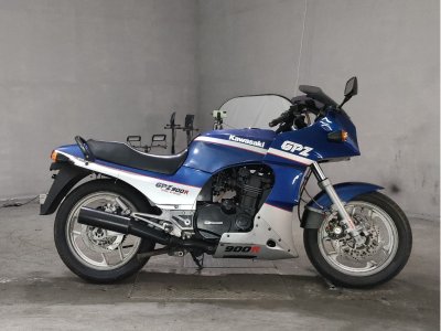 Kawasaki GPZ900R