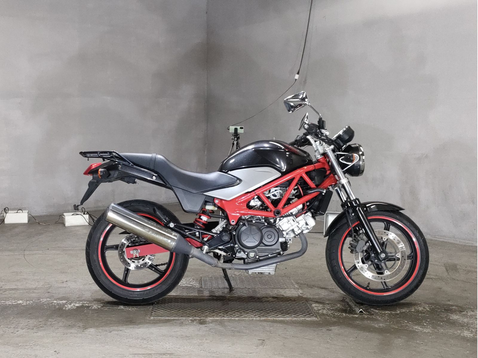 Honda VTR250 2011