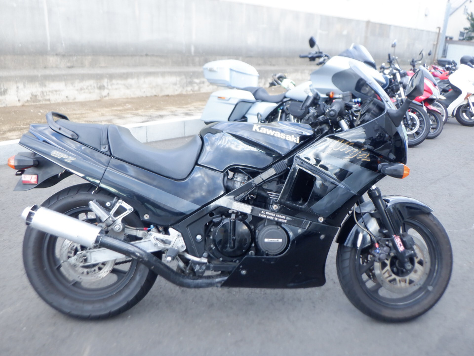 Kawasaki GPZ400R 1990