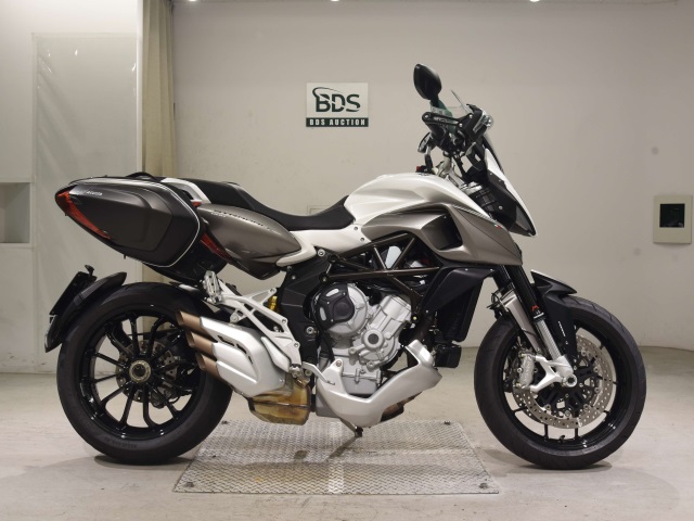 MV Agusta STRADALE 800 2015