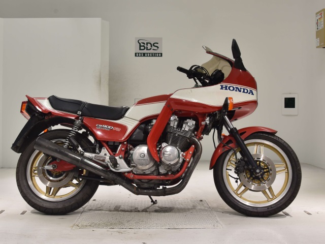 Honda HORNET CB900F 2024