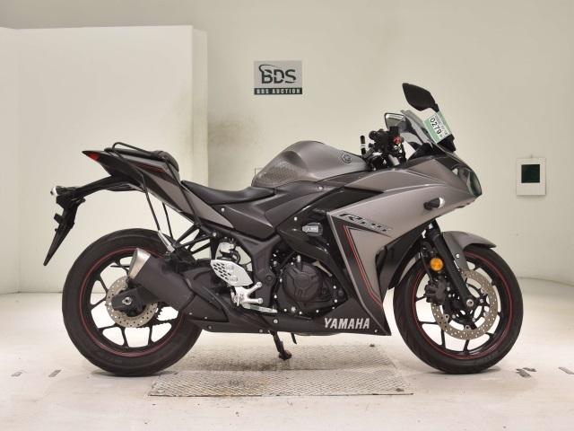 Yamaha YZF-R25 2016