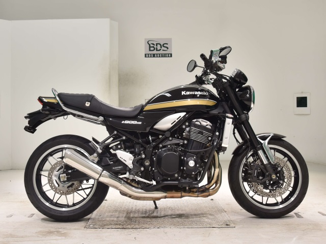 Kawasaki Z900RS 2023