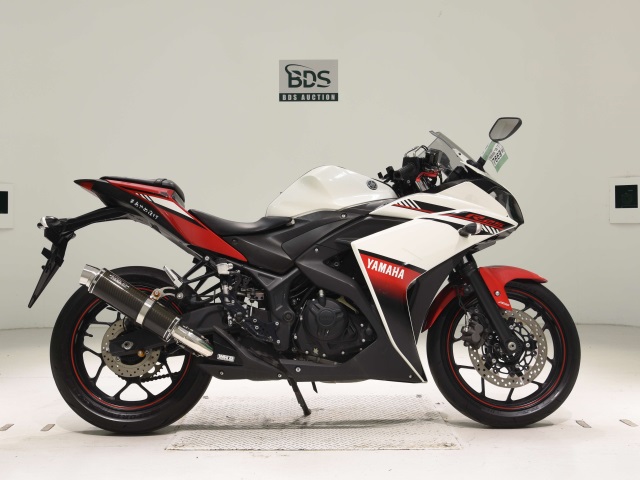Yamaha YZF-R25A 2016
