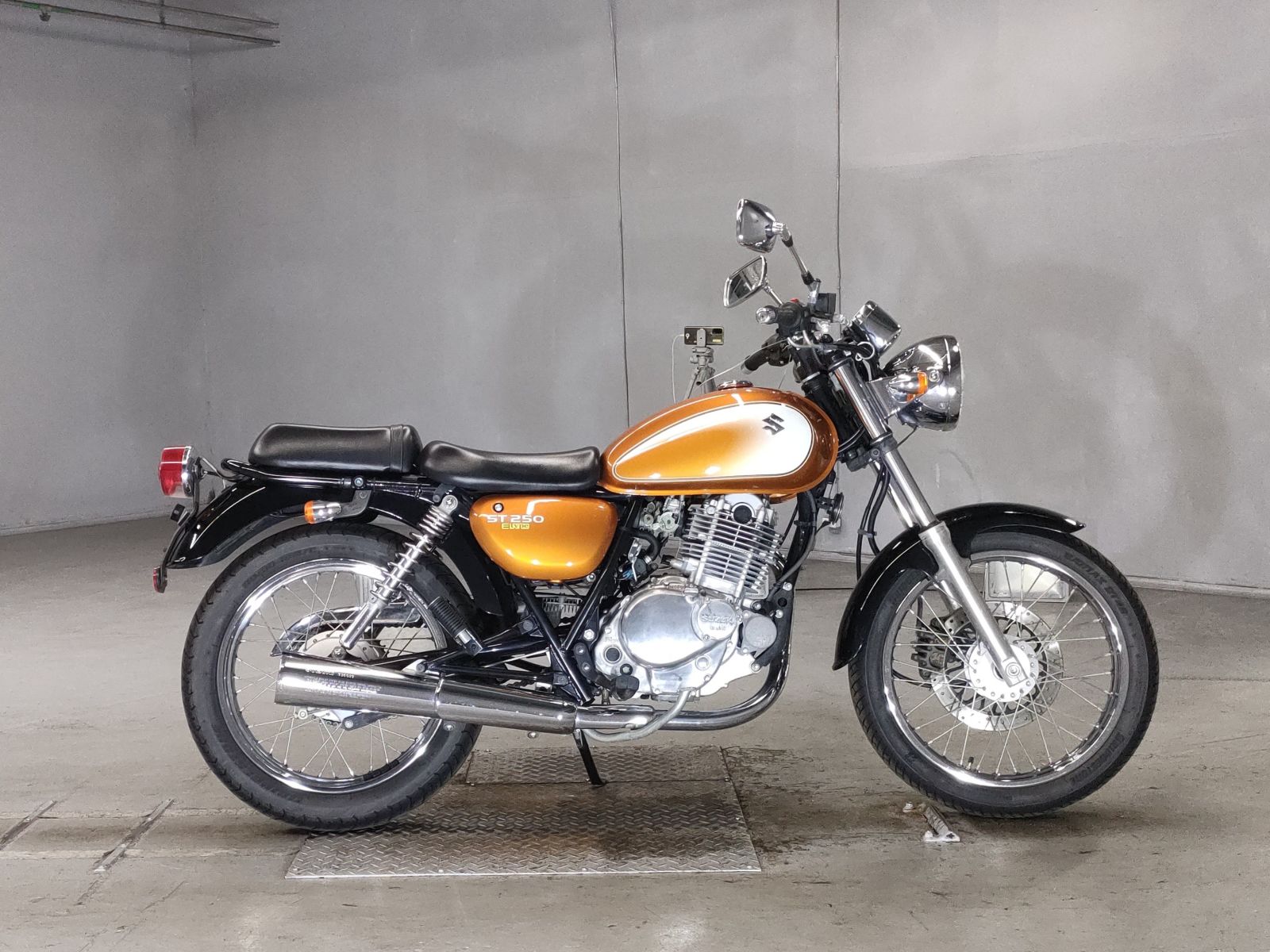 Suzuki ST250E 2015