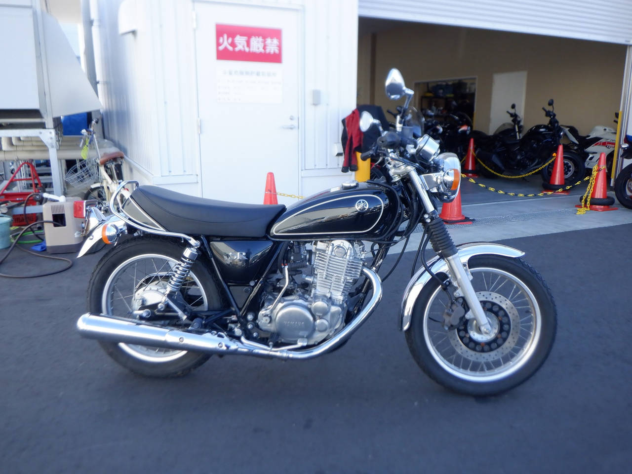 Yamaha SR400 2015