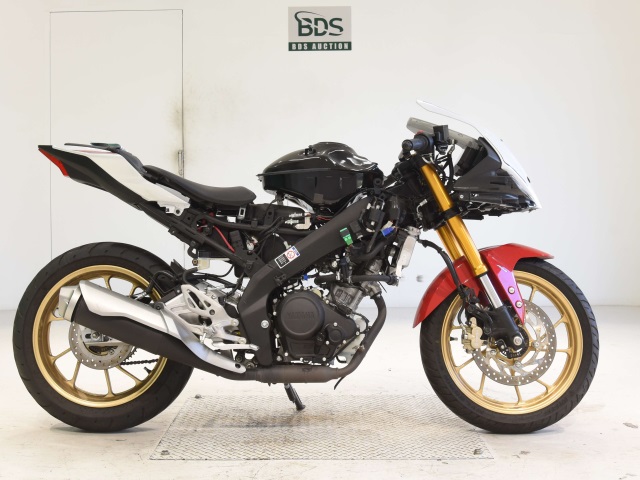 Yamaha YZF-R15M 2022