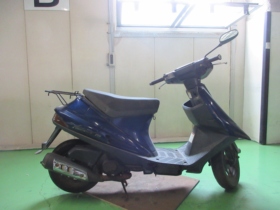 Suzuki ADDRESS V100