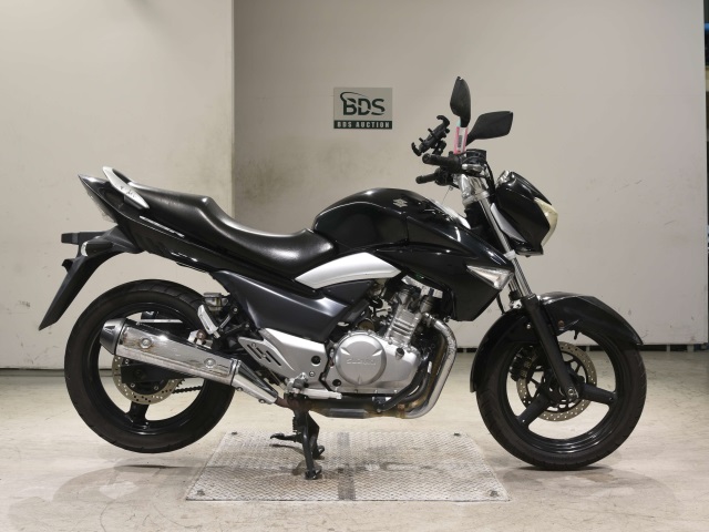 Suzuki GSR250