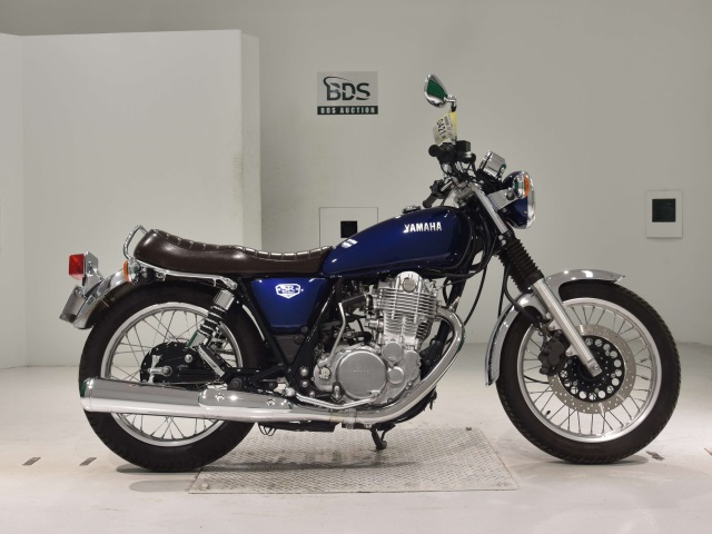 Yamaha SR400 2022