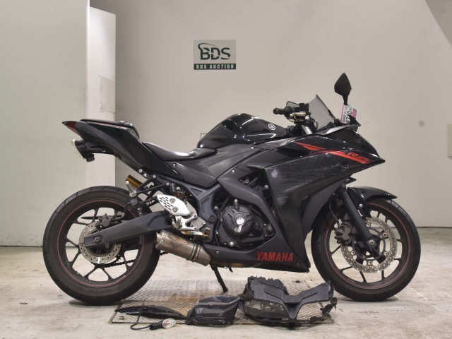 Yamaha YZF-R25 2015