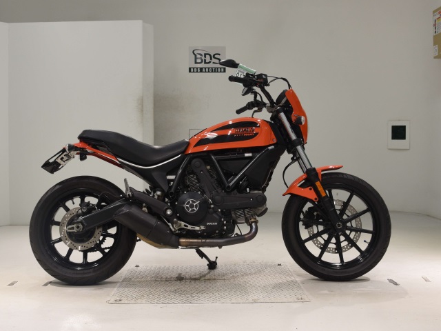 Ducati SCRAMBLER SIXTY2 2016