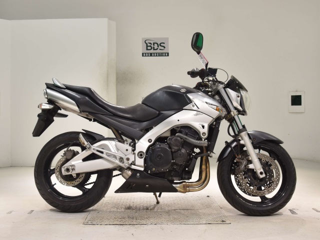 Suzuki GSR400 2006