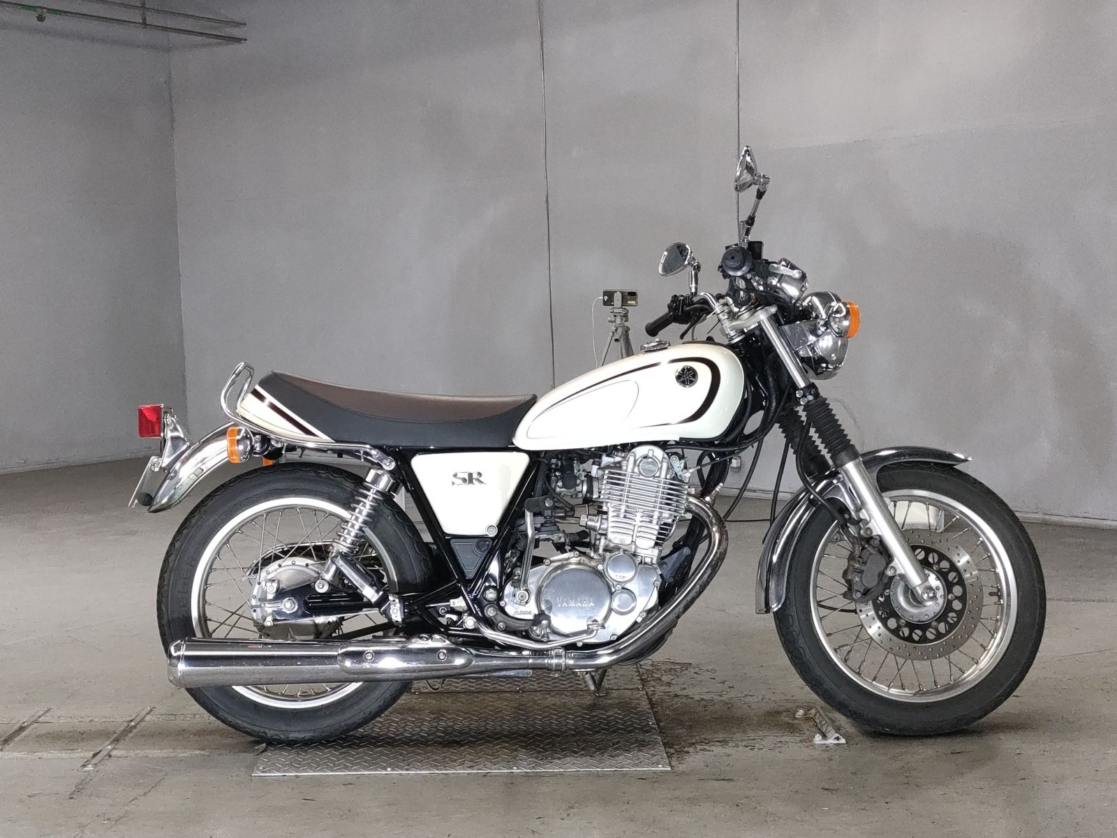 Yamaha SR400 2013