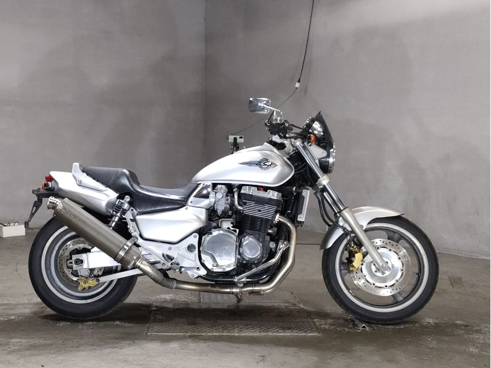 Honda X4 1998