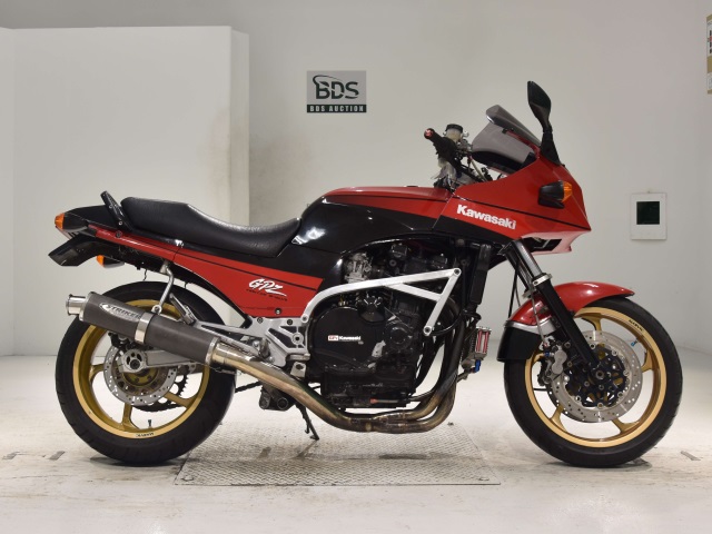 Kawasaki GPZ900R 1992