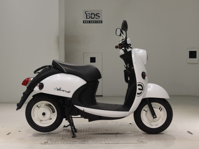 Yamaha E-VINO 2023