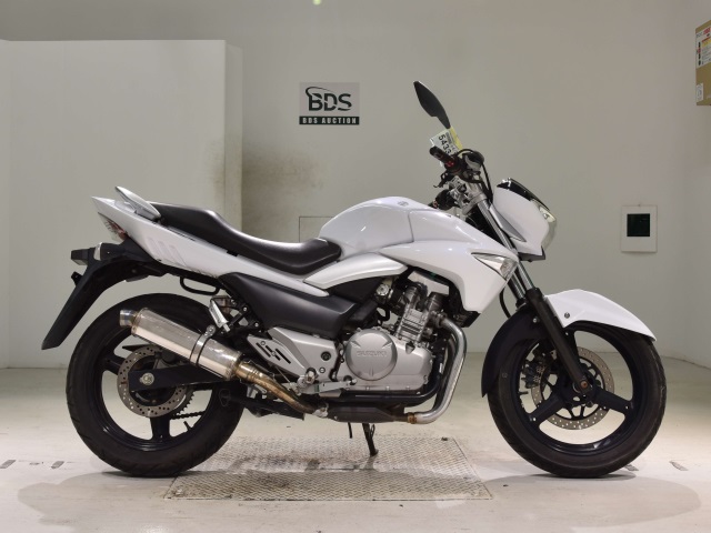 Suzuki GSR250