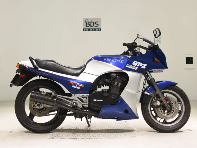 Kawasaki GPZ900R 1984