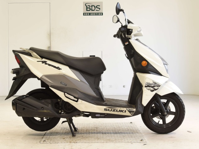 Suzuki AVENIS125