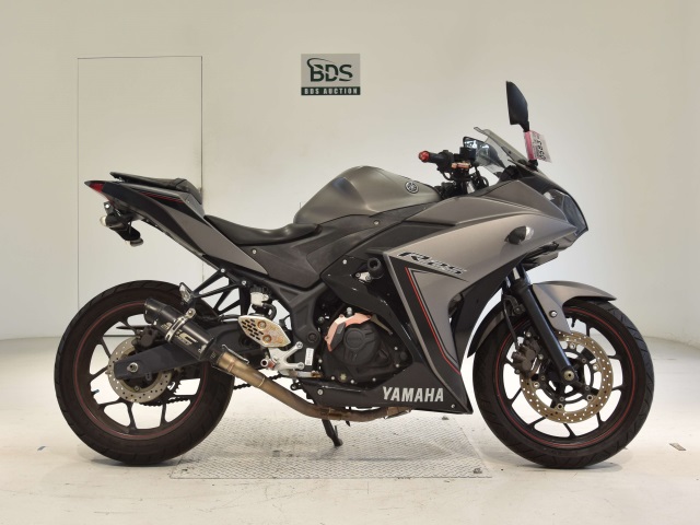 Yamaha YZF-R25 2016
